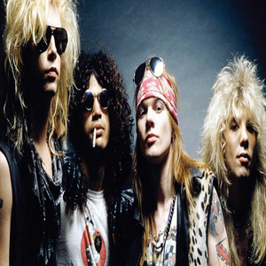 Roko muzikos pasaulyje sklando gandai apie grupės „Guns N‘ Roses“ susivienijimą