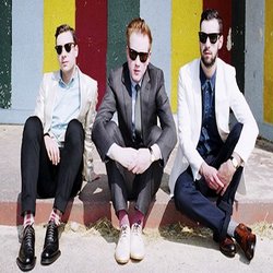 „Two Door Cinema Club“ 2016 metams žada naują muziką, naujus pasirodymus