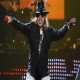 Amerikiečiai „Guns N‘ Roses“ oficialiai paskelbė apie pirmuosius koncertus arenose su orginalia grupės sudėtimi
