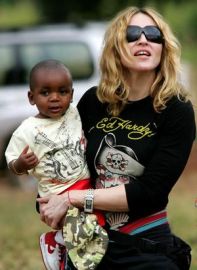 Malavio teisme dėl įsivaikinimo - Madonnos pergalė