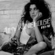 Pasirodys Amy Winehouse vyniojamasis popierius bei atvirukai