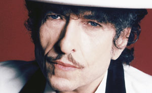 Bob'as Dylan'as patvirtino išleisiantis labdaringą kalėdinį albumą