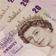 Britai per savo gyvenimą muzikai skiria daugiau nei 10 000 svarų