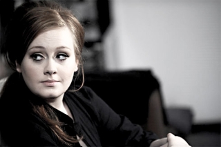 Adele pradėjo kurti dainą būsimam filmui apie Džeimsą Bondą (+ audio)