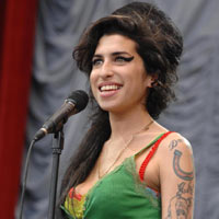 Pristatyti du iki šiol negirdėti Amy Winehouse kūriniai (+ audio)