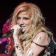 Kesha pristatė jausmingą Bob'o Dylan'o dainos 