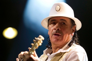 Gitarinės muzikos mėgėjams - naujas stygų virtuozo Carlos'o Santanos albumas 
