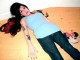 Naujame meno kūrinyje - šūvis į Amy Winehouse galvą (+ foto)
