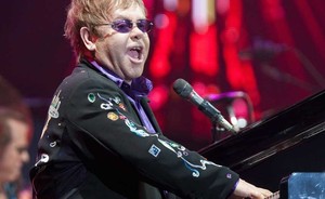 Madonna viešai atleido Elton'ui John'ui už įžeidimus (+ video)