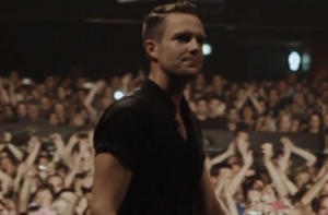 „The Killers“ išleido epišką vaizdo klipą, koncertuos „MTV EMA“ apdovanojimuose bei „X Factor“ finale (+ video)
