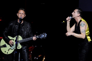 „Depeche Mode“ nariai pratrūko: „Kas nors nušaukite Simon’ą Cowell’ą!“
