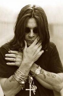 Ozzy Osbourne prisipažino vėl sugrįžęs prie svaigalų ir narkotikų vartojimo