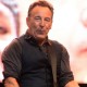 Bruce’as Springsteen'as paskyrė „Born To Run“ pasirodymą James'ui Gandolfini (+ video)