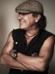 Papildytoje naujojo Stingo albumo versijoje - netikėtas duetas su „AC/DC“ vokalistu Brian Johnsonu (+ audio)