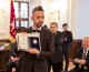 Linui Adomaičiui įteiktas garbingas Kauno miesto apdovanojimas