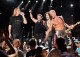 „Def Leppard” koncerte – cukraus lietus